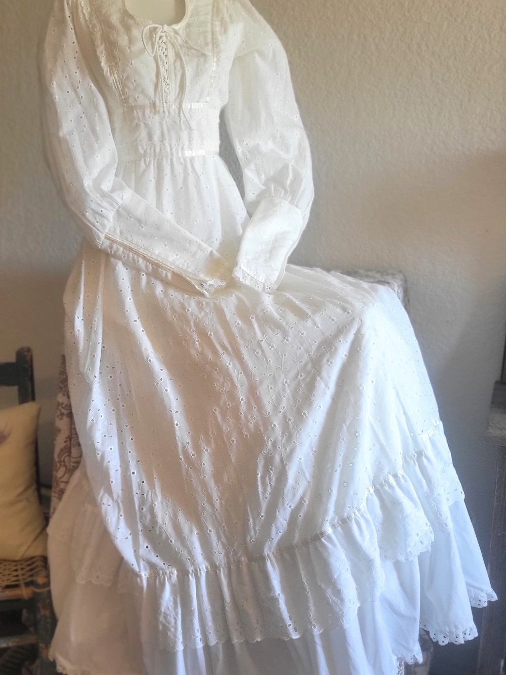 Gunne Sax By Jessica (JESSICA MCCLINTOCK) Vintage White Eyelet Maxi Dress